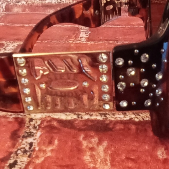 𝑺𝒕𝒆𝒗𝒆 𝑴𝒂𝒅𝒅𝒆𝒏 𝑻𝒐𝒓𝒕𝒐𝒊𝒔𝒆 𝑺𝒉𝒆𝒍𝒍 𝑺𝒖𝒏𝒈𝒍𝒂𝒔𝒔𝒆𝒔 - Picture 10 of 15